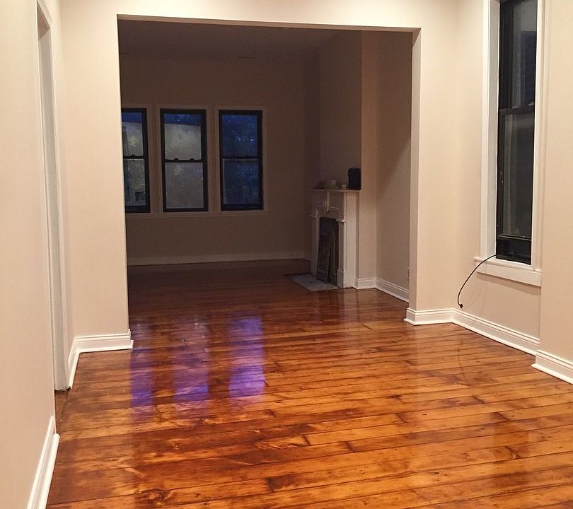 2nd image of 914 S Oakley Blvd #2
