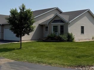 1133 Golf Ct, Dekalb, IL 60115