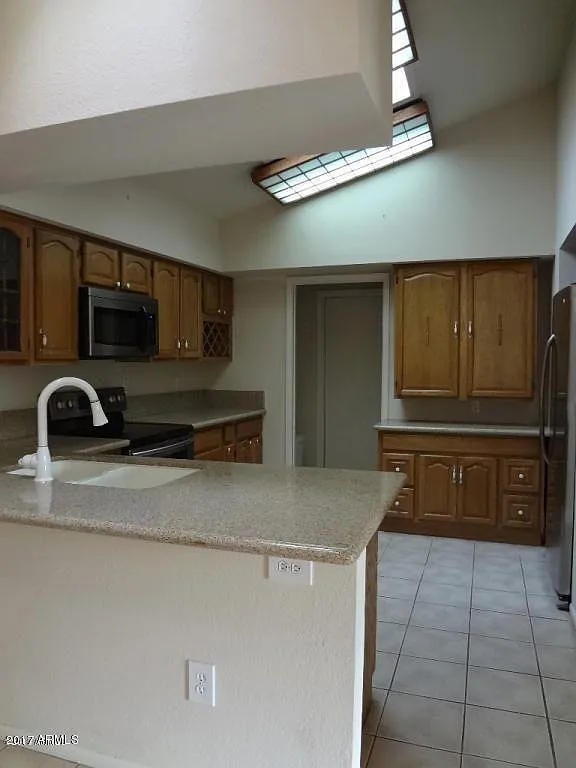 2 bed, 1050 sqft, $2,150 — Photo 2