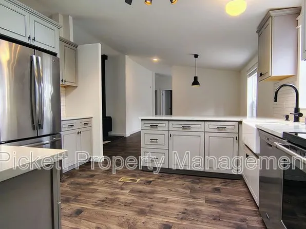 11438 SE Regatta View Ln, Pt Orchard, WA 98366