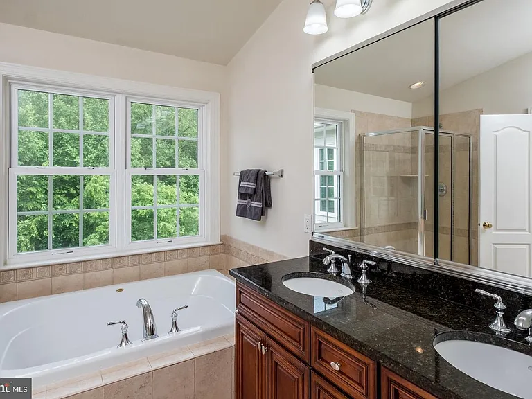 2123 Split Creek Ln — Photo 16