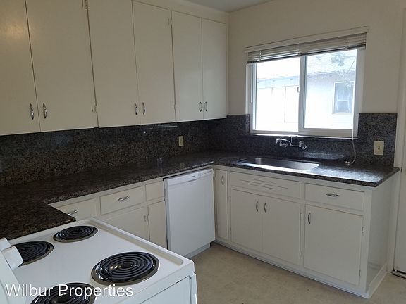 3rd image of 1311 Hoover St APT 04