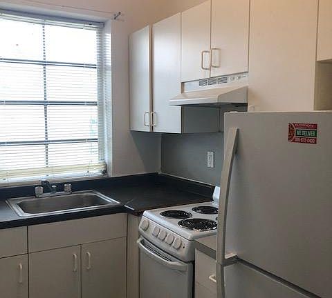 5th image of 1324 Euclid Ave APT 9