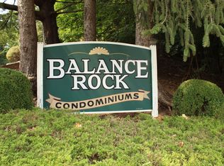 114 Balance Rock Rd APT 12, Seymour, CT 06483