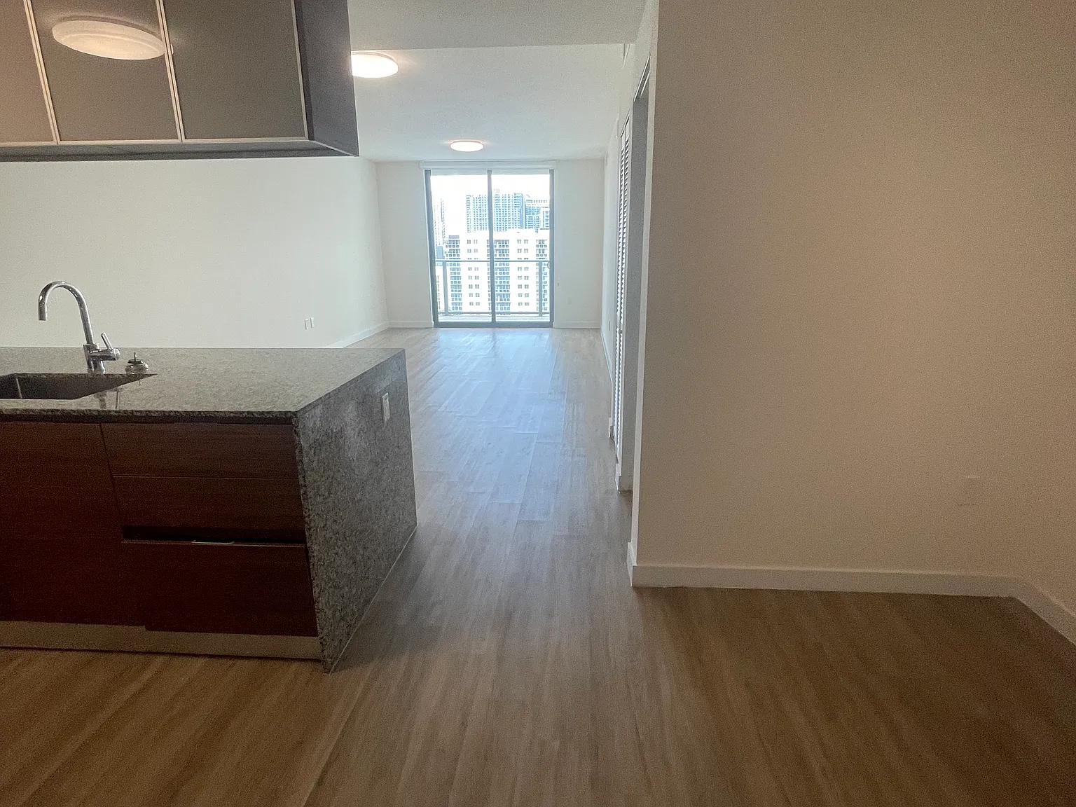 2 bed, 1060 sqft, $3,500 — Photo 3