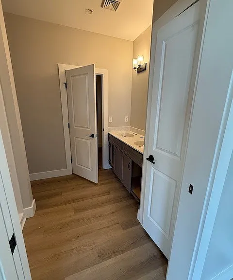 Penn Station Townhomes — Photo 11