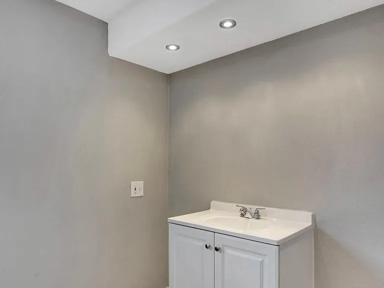 136 Sir Thomas Dr — Photo 18