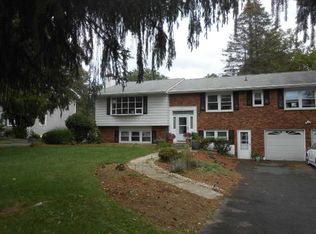 35 Hagan Dr, Poughkeepsie, NY 12603