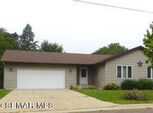 2203 Rowe Ln, Albert Lea, MN 56007