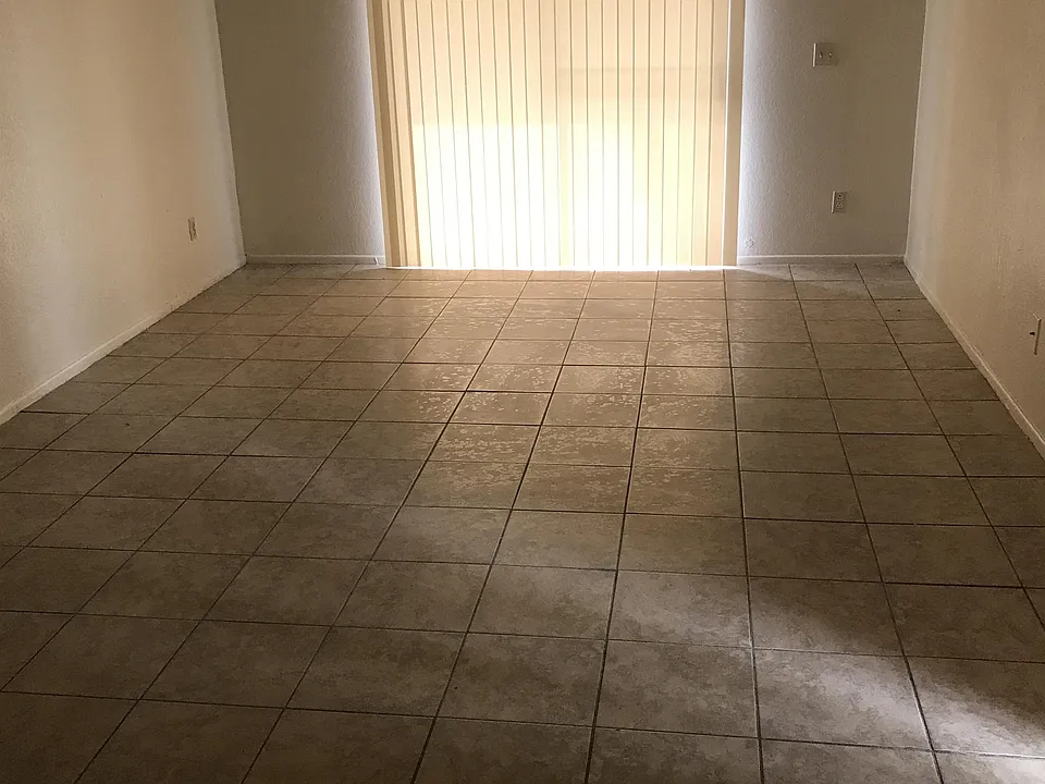 2807 E Marconi Ave #101
