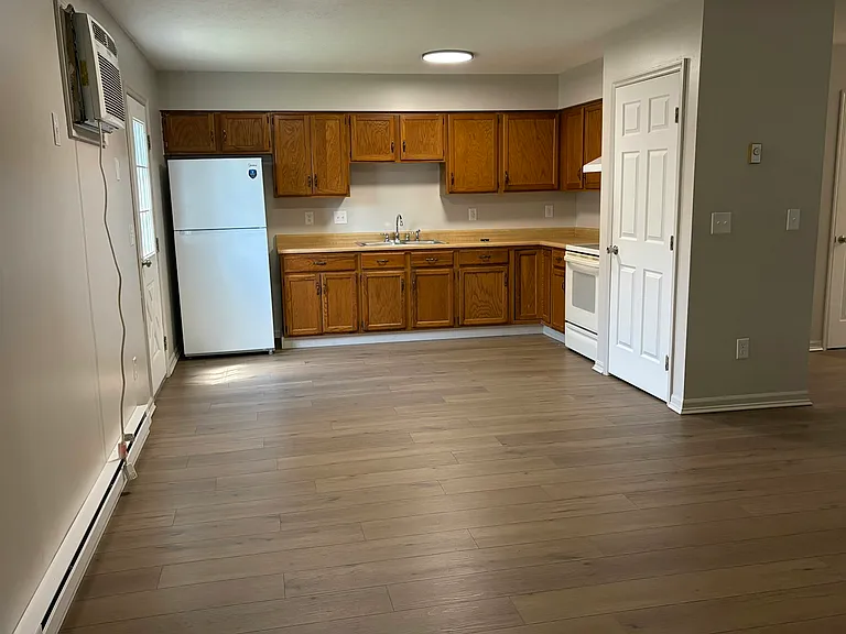 119-121 Michael Ave #121 — Photo 5