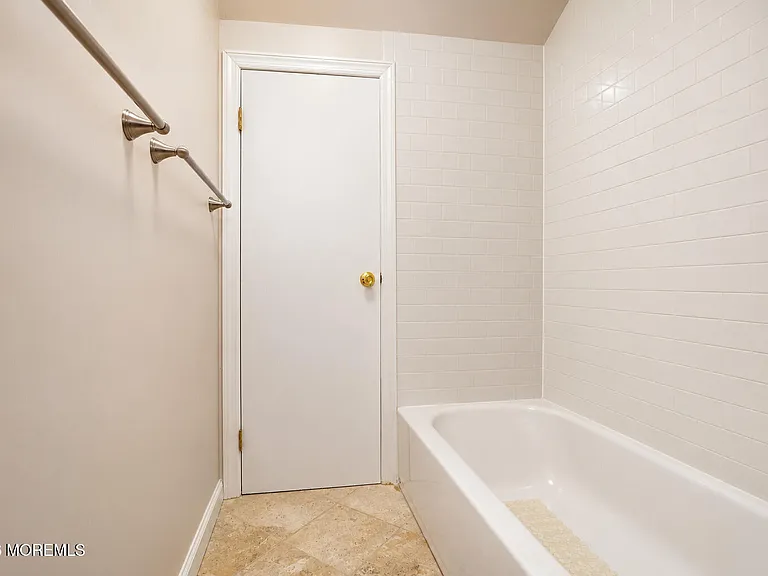 10 Madison Ct — Photo 25