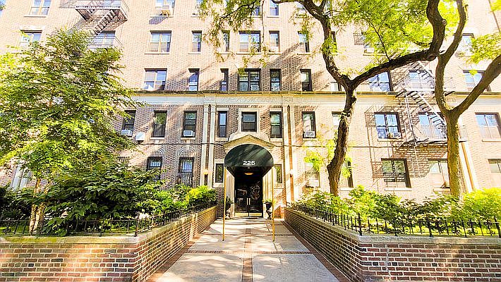 1st image of 225 Eastern Pkwy APT 3K