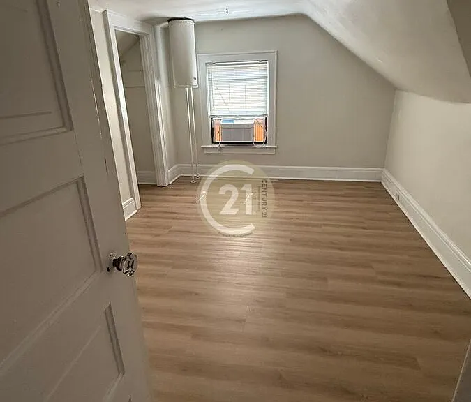 751 Shirley Ave #3 — Photo 6