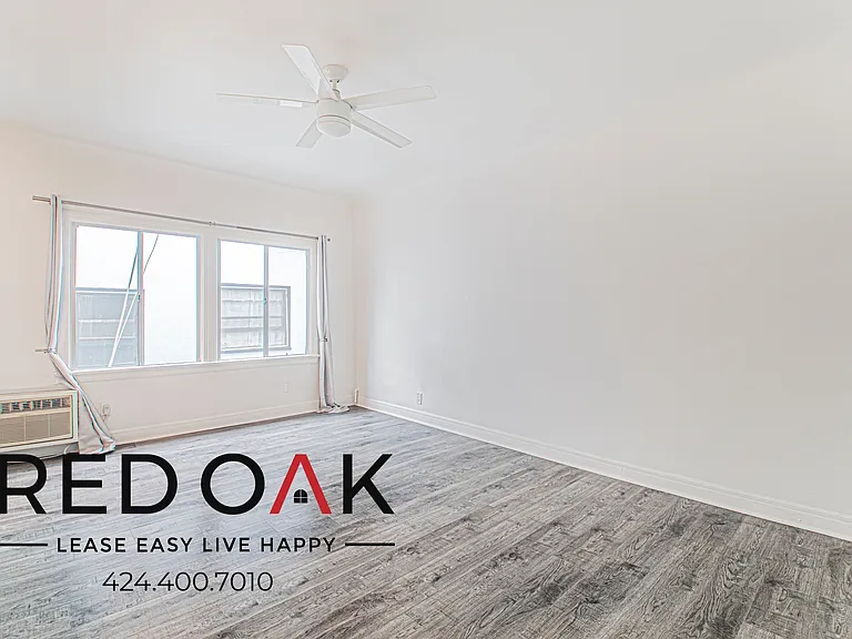 121 N Kenmore Ave #205 — Photo 5