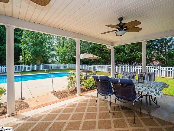 4th image of 106 Deerpath Ct