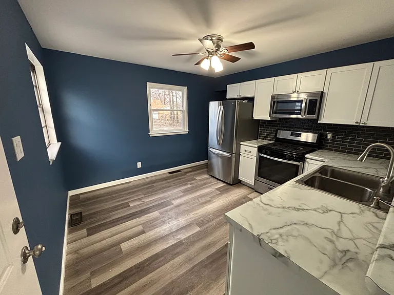 2308 Wilson St — Photo 4