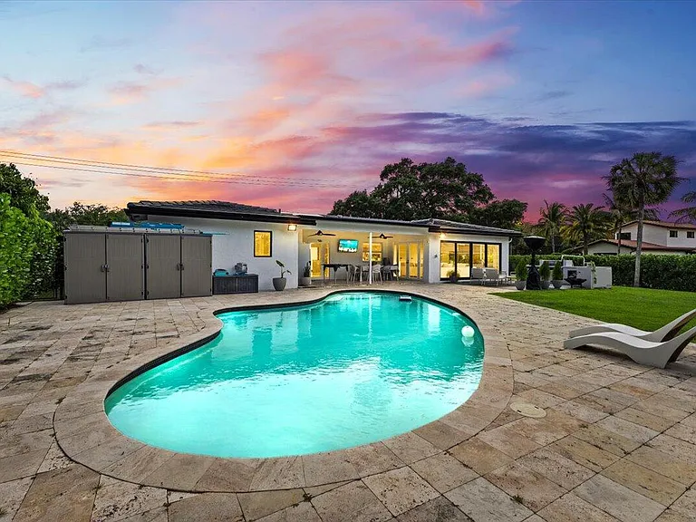 1049 W Palmetto Park Rd — Photo 32
