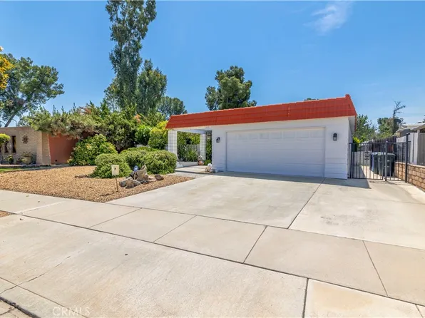 1330 Brentwood Way, Hemet, CA 92545