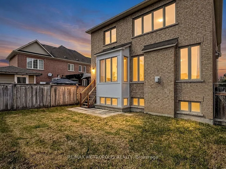 138 Yakefarm Blvd — Photo 22