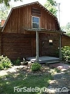 Main entry
						:
						Entrance off of carport