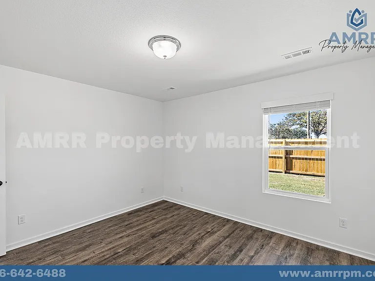 1512 Bluegrass St — Photo 8