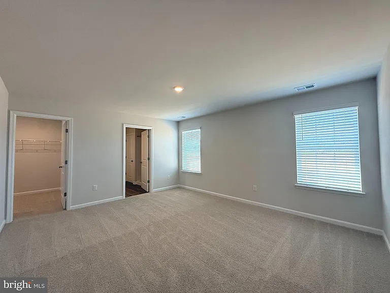 223 Orpington Dr — Photo 6