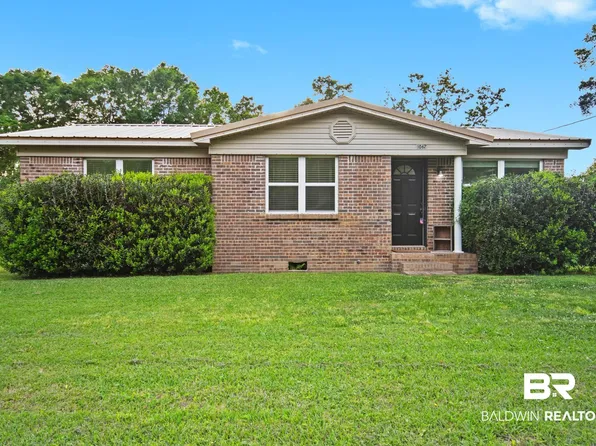 1062 Magnolia St N, Loxley, AL 36551