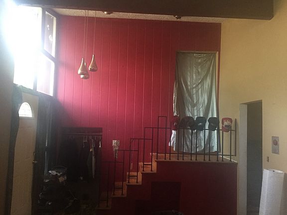4th image of 1013 Eastland Ave