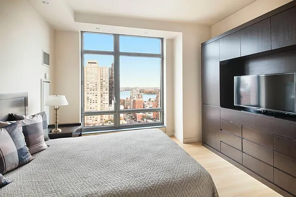 Rented by Town Residential | media 29