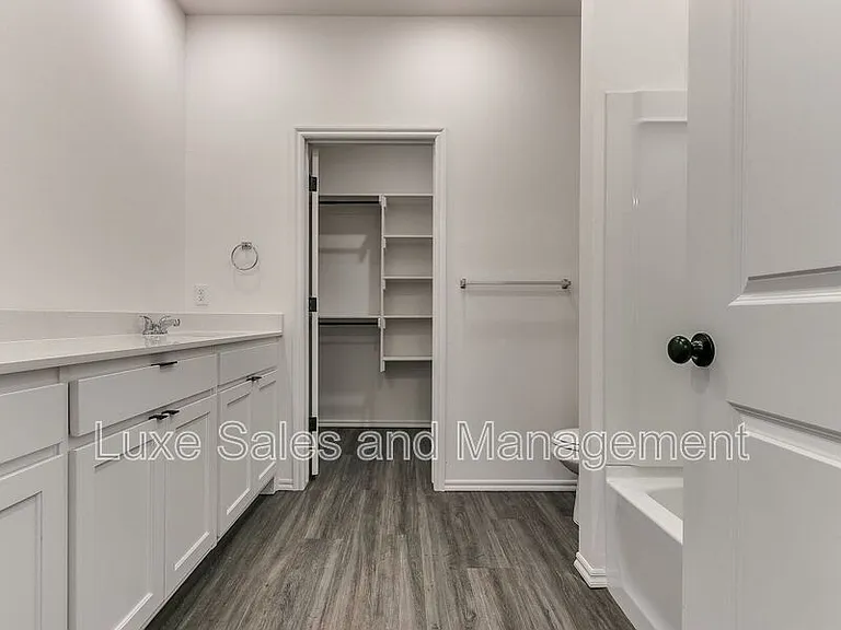 8024 NW 110th Dr — Photo 20