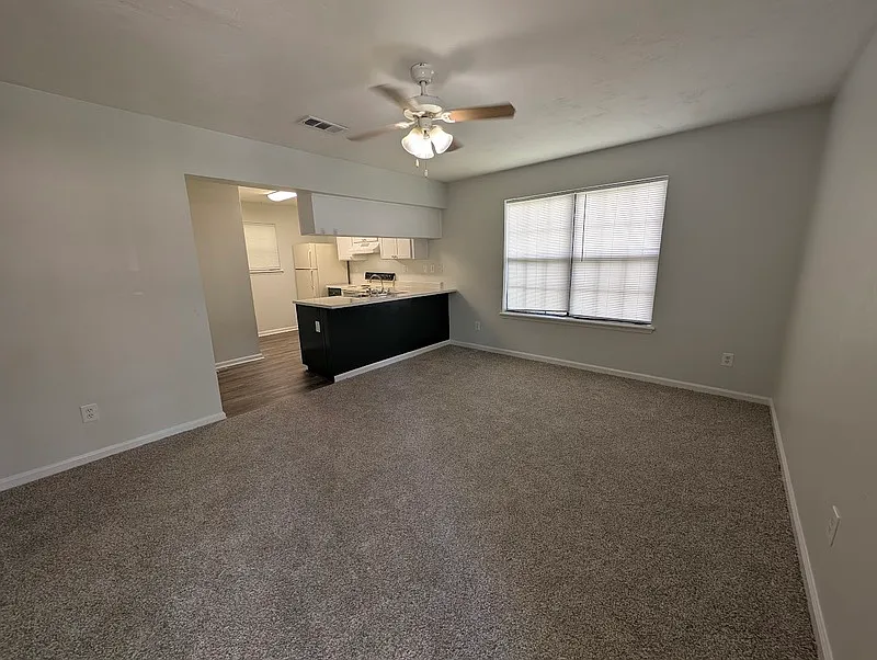 2 bed, 2.0 bath, 770 sqft, $1,000 — Photo 4