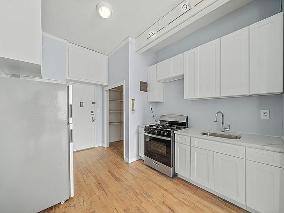 5th image of 215 W 101st St APT 8H