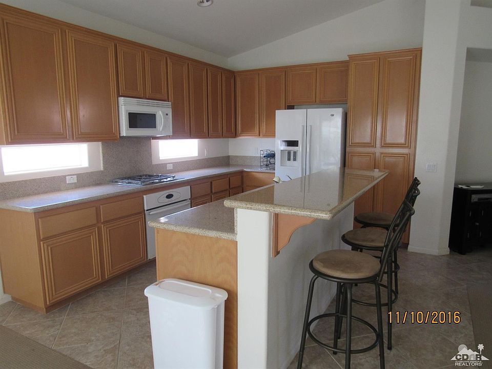 2nd image of 3950 Cove Cir