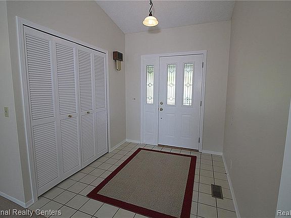 4th image of 41183 Todd Ln
