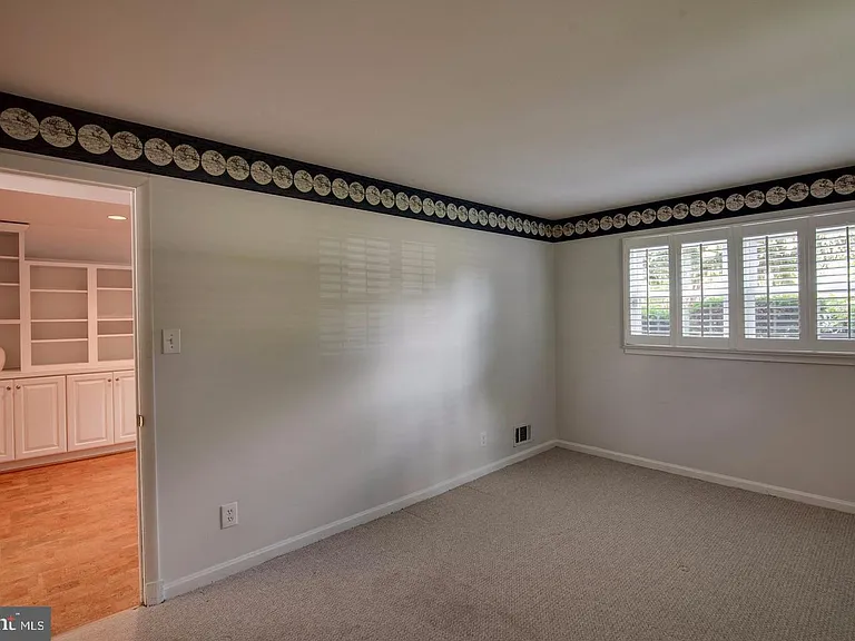1415 Mayflower Dr — Photo 25