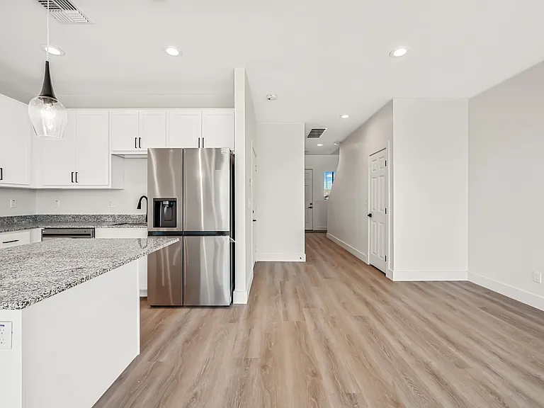 5505 W Palmaire Ave #4 — Photo 5