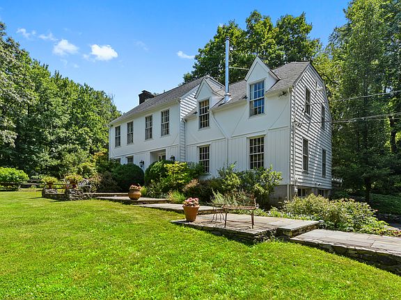 2nd image of 19 Scotts Ln