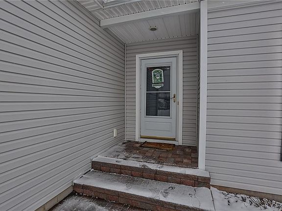 3rd image of 781 Green Meadow Dr