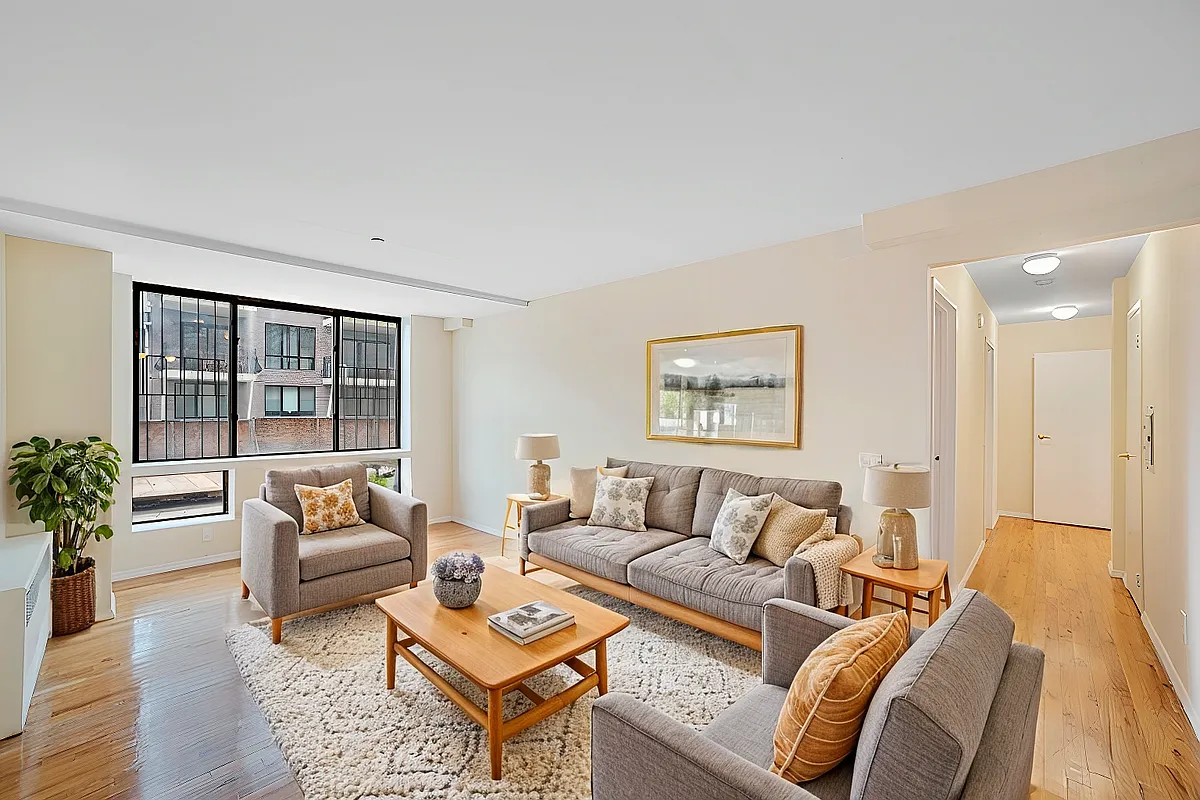 Building Photo - 229 Parkville Ave #4A
