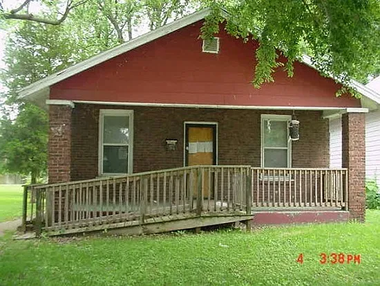 1644 E Clay St photo 1