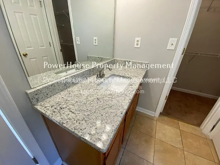 605 Suwanee Lakes Cir — Photo 17