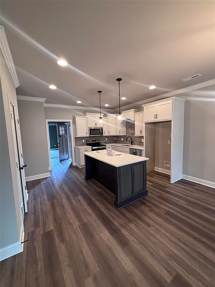 2 bed, 1400 sqft, $1,850 — Photo 3