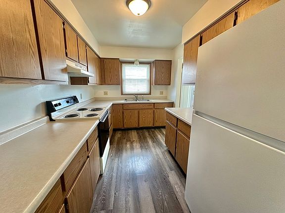 2nd image of 320 Joseph St