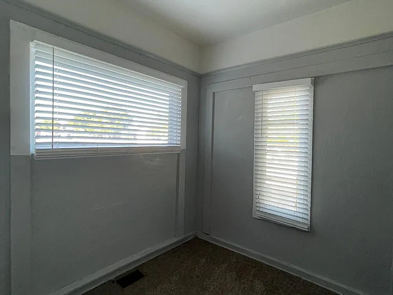 109 S 5th Ave — Photo 17