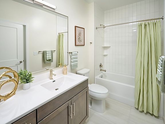 Indigo at McLean Station Phase I Model Bathroom