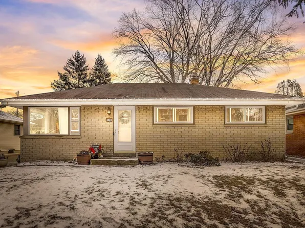 123 Brookdale DRIVE, South Milwaukee, WI 53172