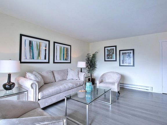 4th image of 471 Acalanes Dr APT 21