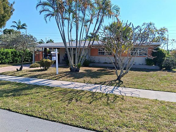 3rd image of 2924 NW 9th Terrace