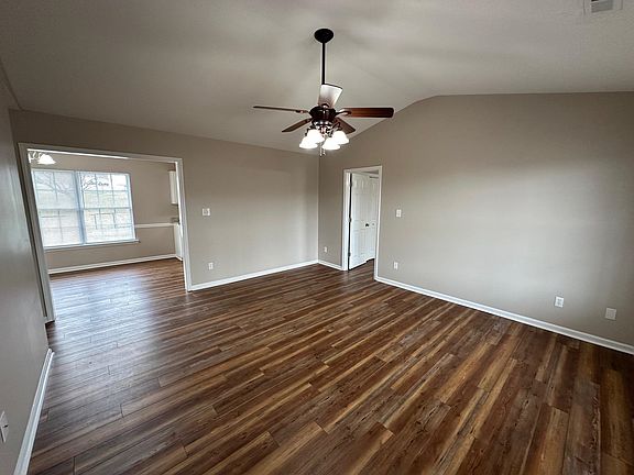 5th image of 553 Burnetts Rd